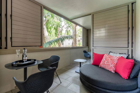 Rose At Temple Palm Cove - A Poolside Paradise - VIC Tourism 2