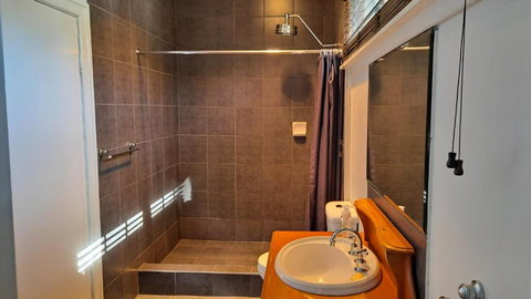 Rosemary Cottage - VIC Tourism 2