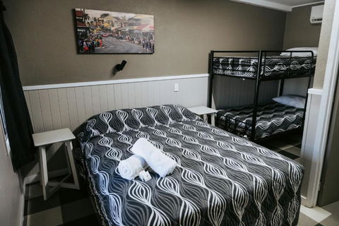 Rix Hotel Motel - VIC Tourism 3