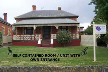 RJ\'s Bed & Breakfast with VIC Tourism