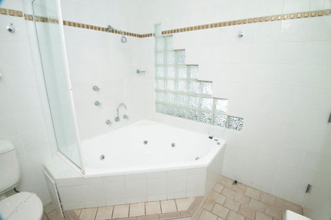 Rockpool Motor Inn - VIC Tourism 3