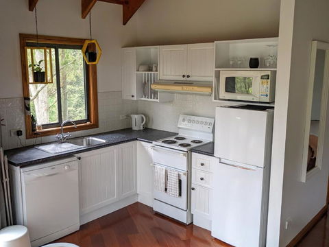 Romantic Cabin Escapes Barrington Tops - Lorikeet - VIC Tourism 3