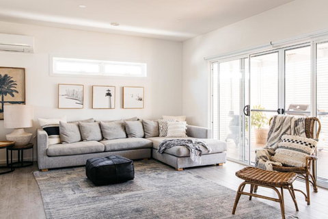 Romantic Retreat In Mornington Peninsula Heartland - VIC Tourism 0