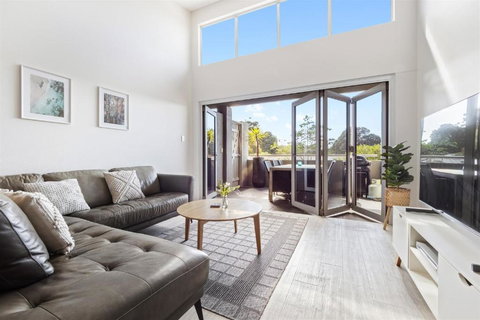 Rooftop - VIC Tourism 0