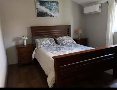 Roomy Rosegarden Flat In Roselands - VIC Tourism 0