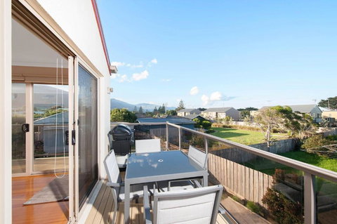 Rose - VIC Tourism 3