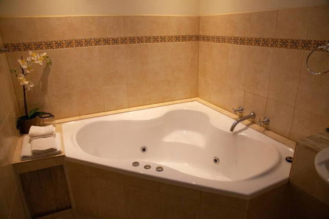 Rose Cottage Yarra Glen - VIC Tourism 3