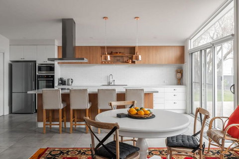 Rose Villa Heritage Home With Parking & WiFi - VIC Tourism 0