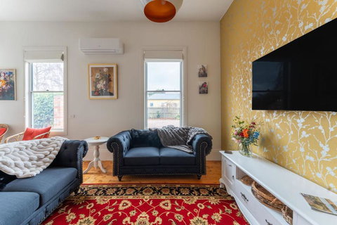 Rose Villa Heritage Home With Parking & WiFi - VIC Tourism 3