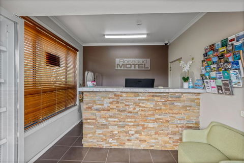 Rosebud Motel - VIC Tourism 1