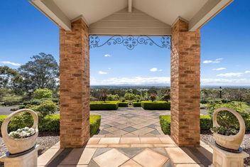 Rosewood Park Guest Suite with VIC Tourism