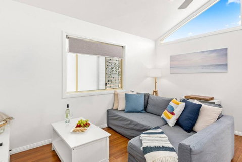 Rothery Escape - A Cosy Coastal Cottage - VIC Tourism 1