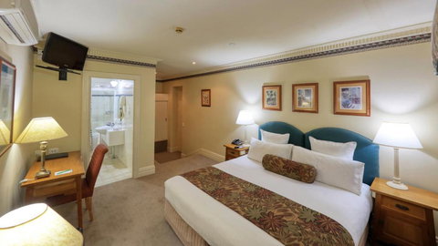 Royal Exchange Hotel - VIC Tourism 2