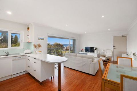 Royal Surf - Direct Beachfront - VIC Tourism 3