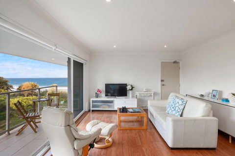 Royal Surf - Direct Beachfront - VIC Tourism 2
