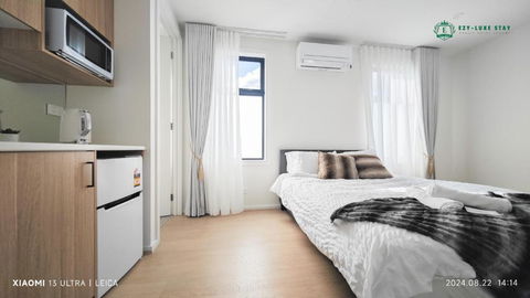 Royalty Living Unit 3 - VIC Tourism 0