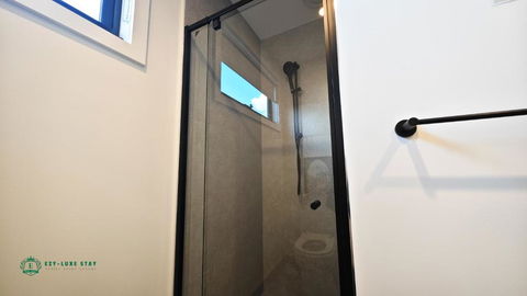 Royalty Living Unit 3 - VIC Tourism 1