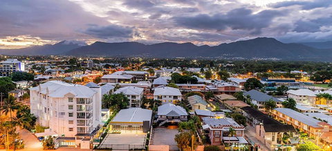 Rydges Esplanade Resort Cairns - VIC Tourism 3