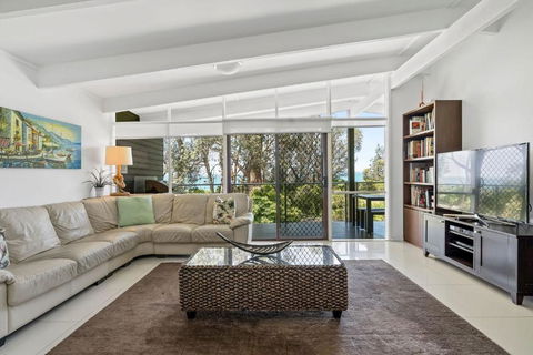 Sabia Beach House Vincentia - VIC Tourism 0