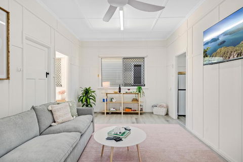 Sage Cottage! CBD Perfection! - VIC Tourism 0
