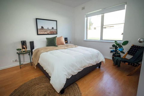 Sahara On AnzacClose - VIC Tourism 0