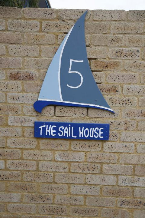 Sail House Overlooking Lancelins Main Park - VIC Tourism 2