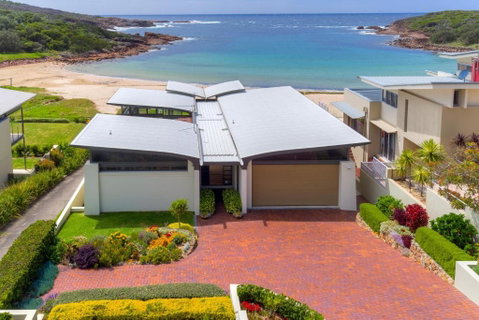 Sails On The Beachfront - Exclusive Seaside Home - VIC Tourism 0