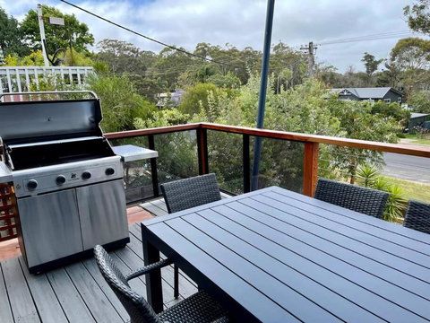 Sails To Sea - 4 Bedroom Pet Friendly Private Pool - VIC Tourism 3