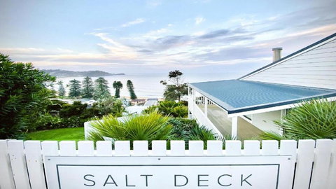 Salt Deck - The Upper Deck Accom Holiday - VIC Tourism 1
