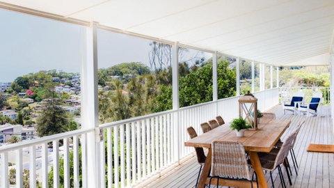 Salt Deck - The Upper Deck Accom Holiday - VIC Tourism 3