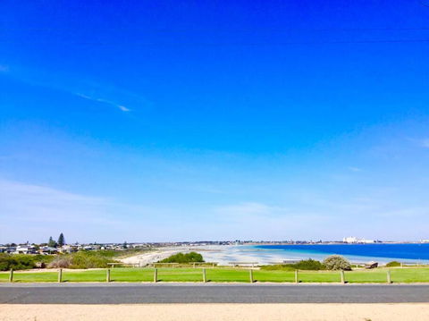 SALT @ North Beach WALLAROO (absolute Beachfront) - VIC Tourism 0