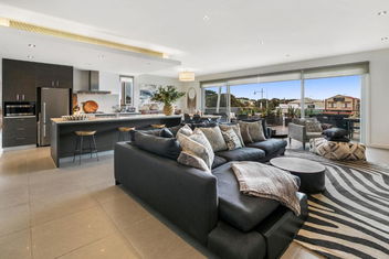 Saltwater Apartment Sorrento with VIC Tourism