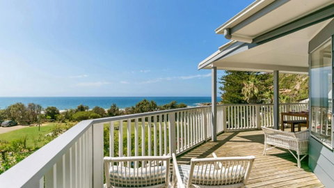 Salty Air Beachside Cottage At Killcare - VIC Tourism 0