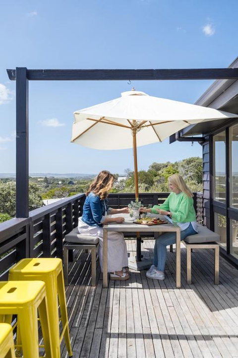 Salty Breeze - VIC Tourism 1