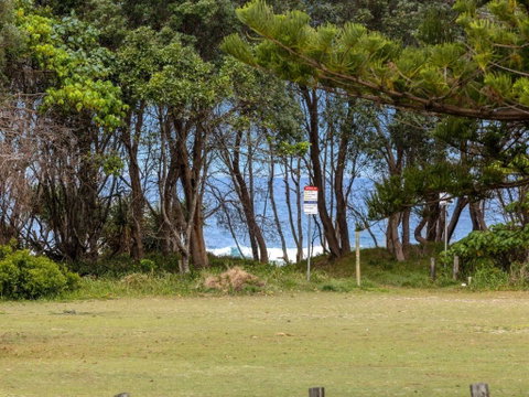 Salty Kisses On Marine Parade - VIC Tourism 1