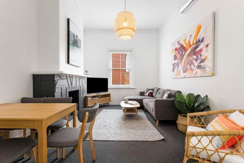Salty Pines - 3BR House Glenelg South - VIC Tourism 0