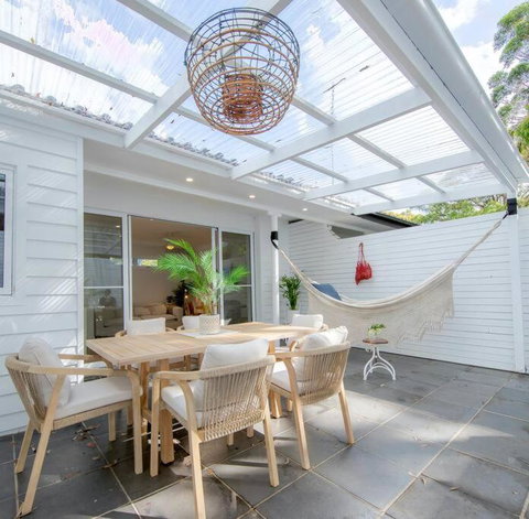 SALTY SNOOZE - Your Coastal Holiday House - VIC Tourism 0