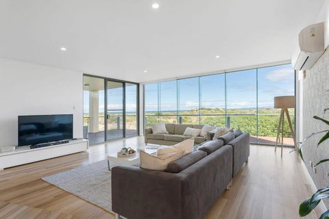 Samphire Middleton-Beach - BYO Linen - Wi-Fi-Luxury-Family - VIC Tourism 0