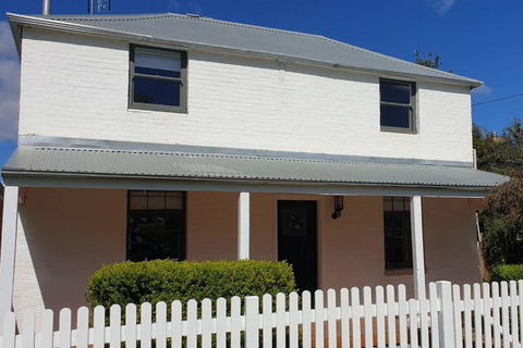 Samuels Cottage C1860 - In The Heart Of Mudgee - VIC Tourism 0