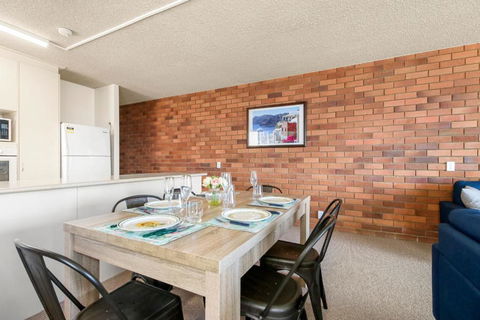 San Clemente Unit 4 24 Orvieto Terrace - VIC Tourism 1