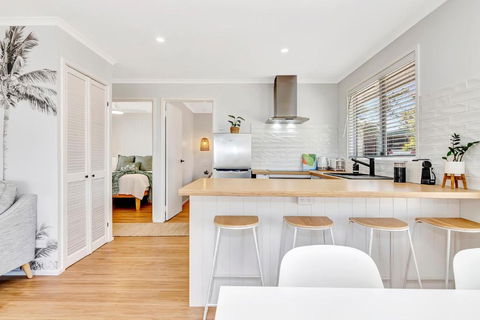 Sanbis Cabin - Hidden Boutique Retreat, Sea Views - VIC Tourism 3