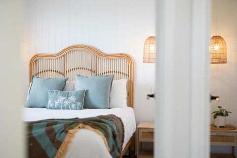 Sanbis Cabin - Hidden Boutique Retreat, Sea Views - VIC Tourism 0