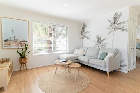 Sanbis Cabin - Hidden Boutique Retreat, Sea Views - VIC Tourism 1