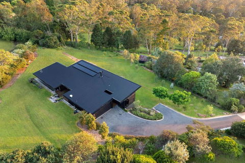 Sanctuaire, Southern Highlands - VIC Tourism 3