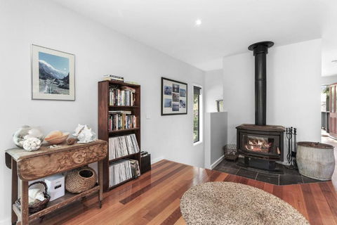 Sanctuary House - VIC Tourism 0