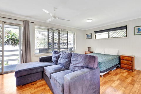 Sanctuary Lakes Fauna Retreat - VIC Tourism 1