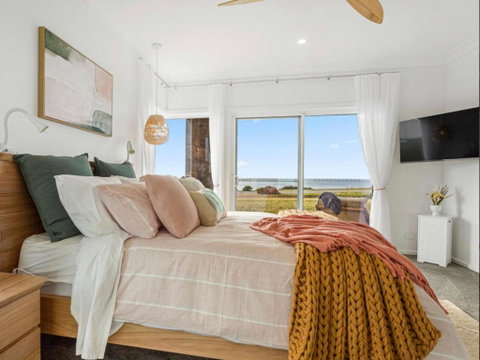 Sanctuary On Point - VIC Tourism 1