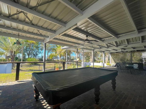 Sand N Sea - Burrum Heads- Beachfront- 4BR- Aircon -Pets Welcome - VIC Tourism 0