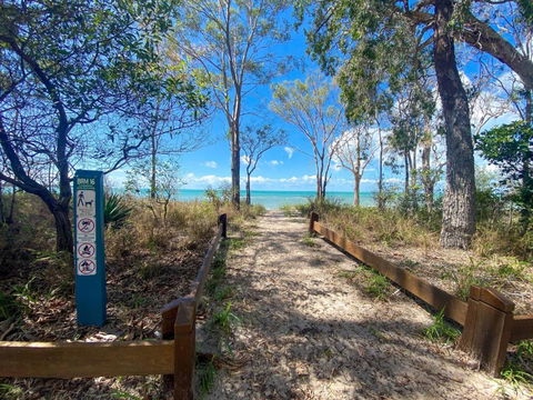 Sand N Sea - Burrum Heads- Beachfront- 4BR- Aircon -Pets Welcome - VIC Tourism 2