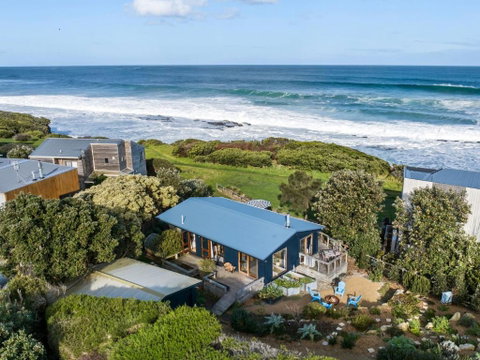 Sand & Sauna Retreat - VIC Tourism 0